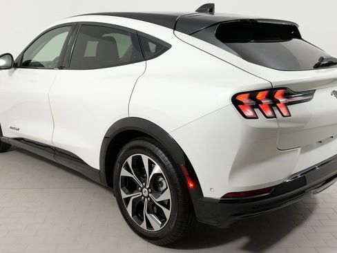 Used 2022 Ford Mustang Mach-E Premium image 14