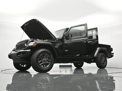 New 2026 Jeep Gladiator Sport AWD/4WD image 48