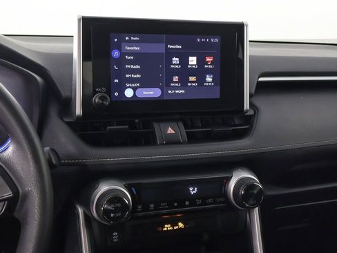 Used 2025 Toyota RAV4 XLE image 40