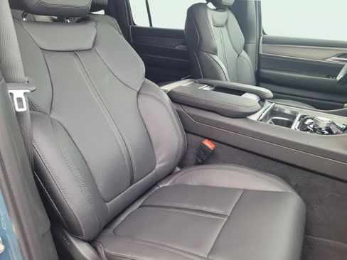 New 2026 Jeep Grand Wagoneer Limited AWD/4WD image 23