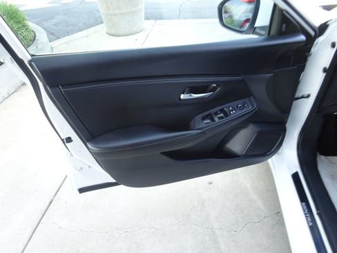 Used 2025 Nissan Sentra SV FWD image 24