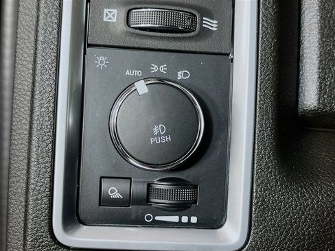 Used 2022 RAM 1500 Warlock AWD/4WD image 13