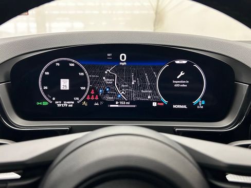 Used 2024 Porsche Cayenne image 20