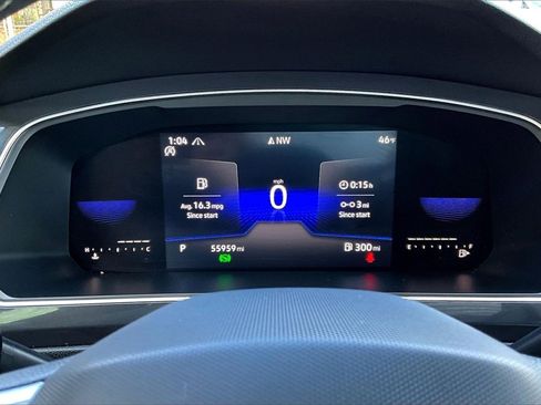 Used 2022 Volkswagen Tiguan SE image 13