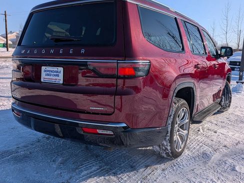Used 2022 Jeep Wagoneer Series II AWD/4WD image 13