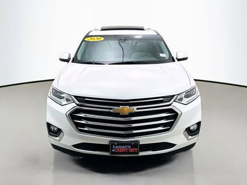 Used 2020 Chevrolet Traverse Premier image 2