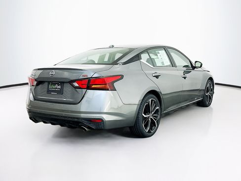 Used 2025 Nissan Altima 2.5 SR FWD image 9