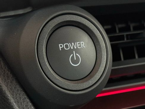 New 2025 Toyota Prius Plug-In Hybrid image 23