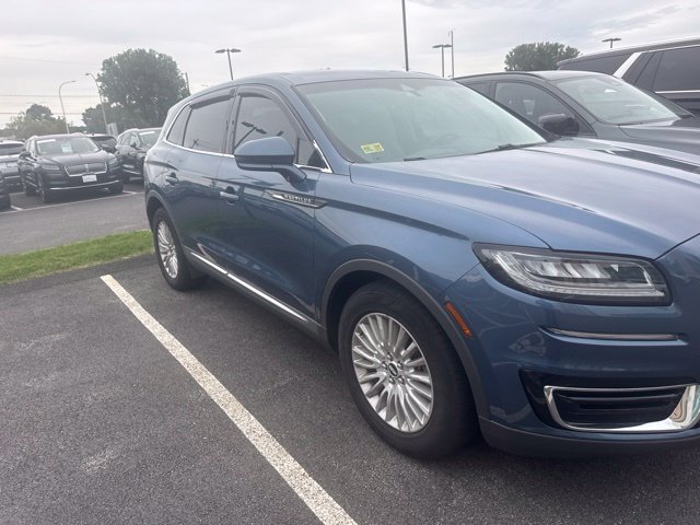 Used 2019 Lincoln Nautilus Premier AWD/4WD image 2
