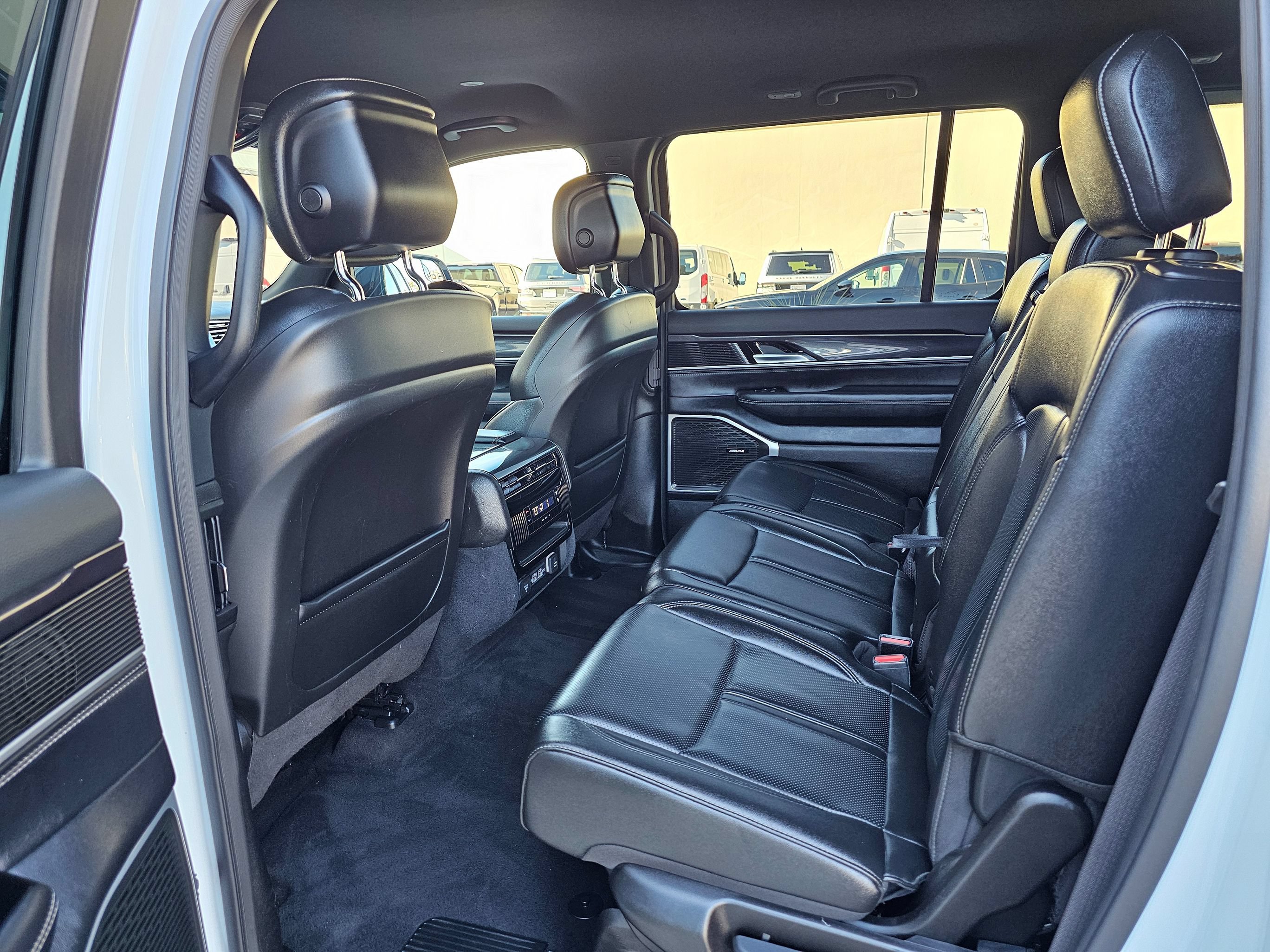 Used 2024 Jeep Wagoneer L 4WD image 34