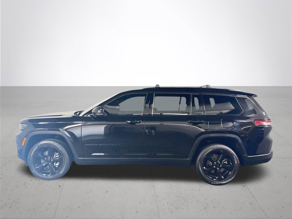 Used 2024 Jeep Grand Cherokee L Altitude AWD/4WD image 9