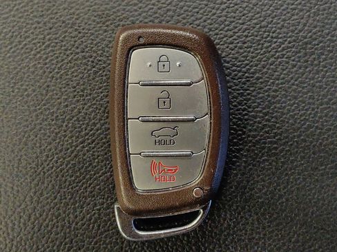 Used 2018 Hyundai Elantra Sport FWD image 32