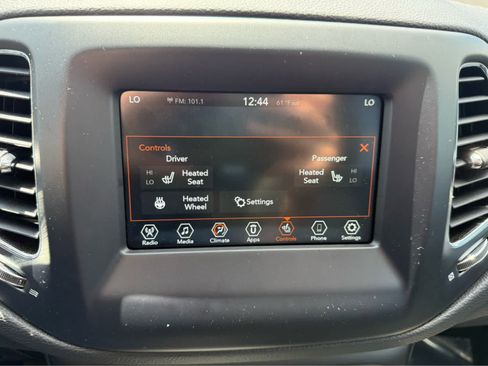 Used 2021 Jeep Compass Latitude w/ Sun and Sound Group AWD/4WD image 20