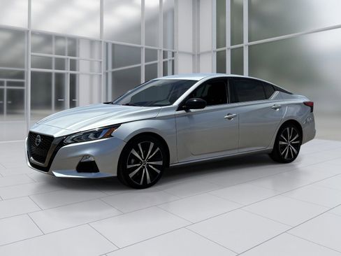 Certified 2021 Nissan Altima 2.5 SR FWD image 2