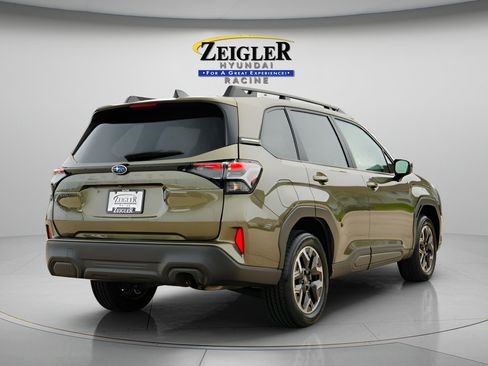Used 2025 Subaru Forester Premium w/ Convenience Package #1 AWD/4WD image 7