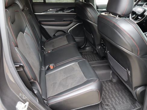 Used 2022 Jeep Grand Cherokee Trailhawk image 18