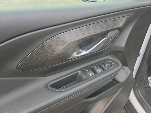 Used 2023 GMC Terrain SLE image 16