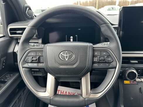 Used 2025 Toyota 4Runner Limited w/ Tow Technology Package image 19