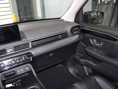 Used 2023 Honda Pilot Touring image 26