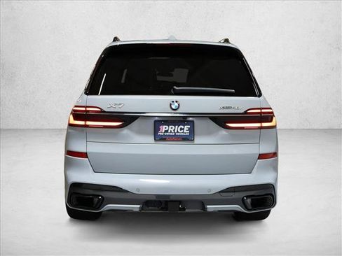 Used 2023 BMW X7 xDrive40i w/ M Sport Package AWD/4WD image 9