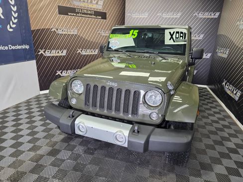 Used 2015 Jeep Wrangler Sahara w/ Connectivity Group AWD/4WD image 3