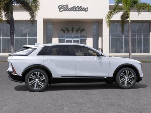 New 2026 Cadillac Lyriq Premium Luxury AWD/4WD image 5