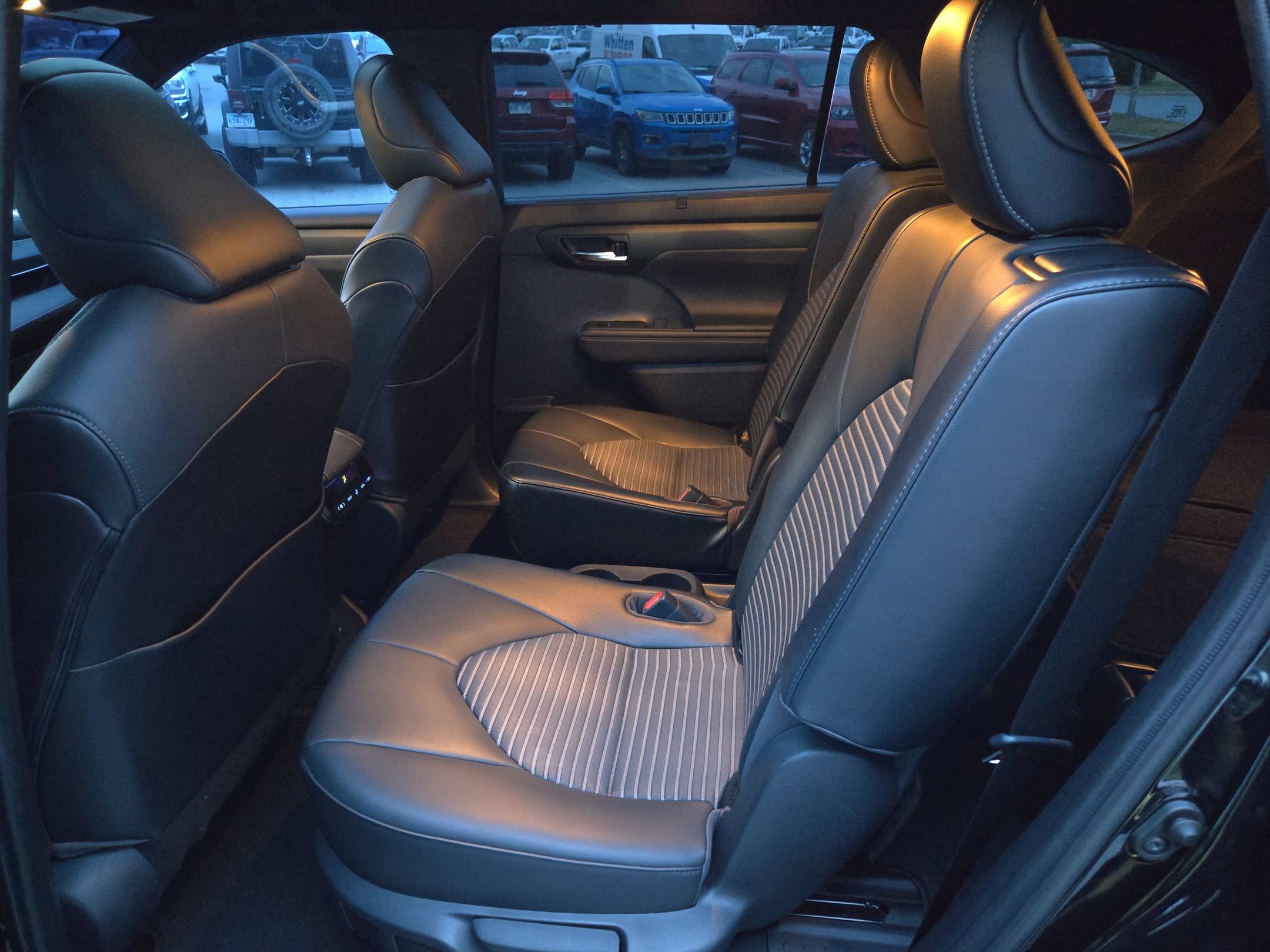 Used 2021 Toyota Highlander XSE FWD image 36