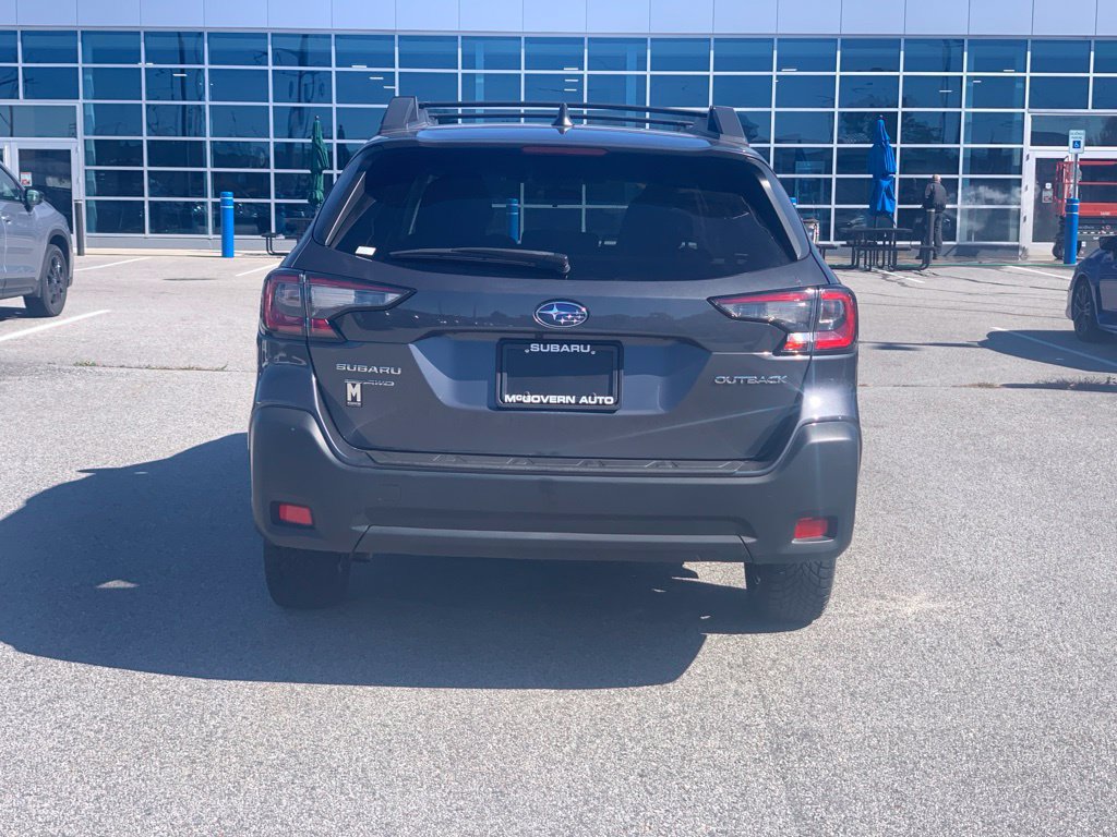 Used 2024 Subaru Outback Premium AWD/4WD image 5