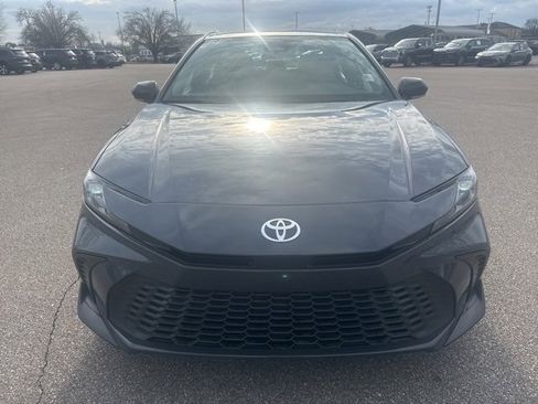 Used 2025 Toyota Camry SE image 8