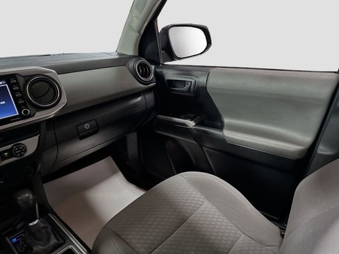 Used 2020 Toyota Tacoma SR5 AWD/4WD image 22