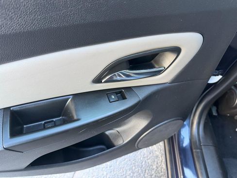 Used 2014 Chevrolet Cruze LT image 15