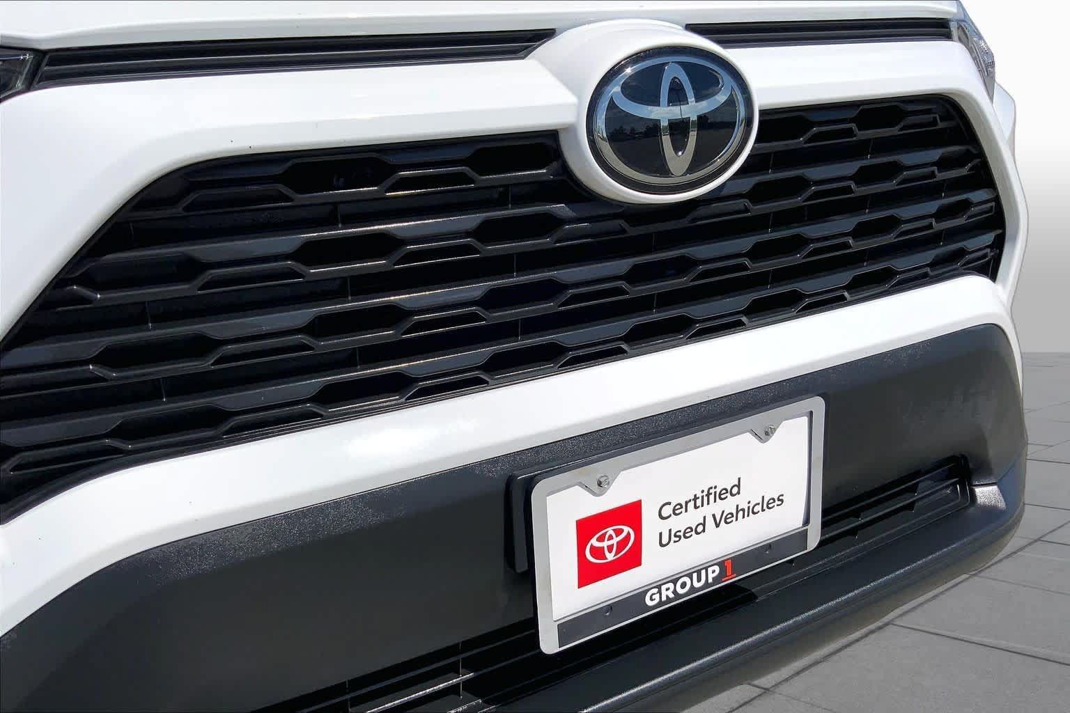 Used 2023 Toyota RAV4 LE FWD image 29