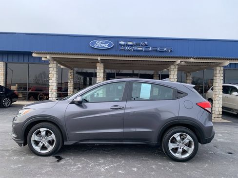 Used 2019 Honda HR-V LX image 6