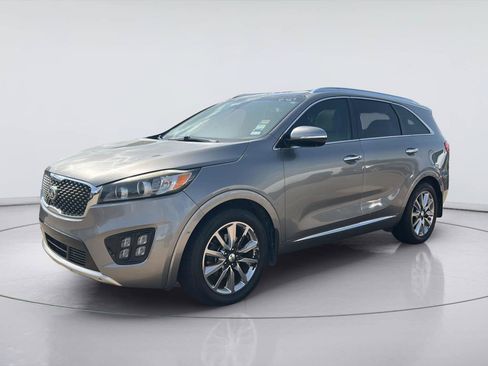 Used 2017 Kia Sorento SX FWD image 4
