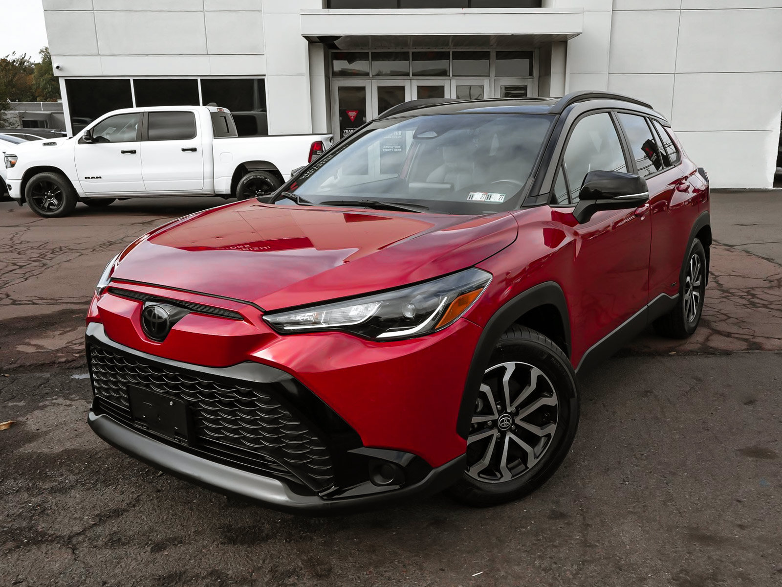 Used 2023 Toyota Corolla Cross AWD Hybrid w/ Moonroof Package image 8