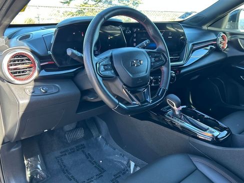 Used 2024 Chevrolet Trax RS w/ Driver Confidence Package image 7