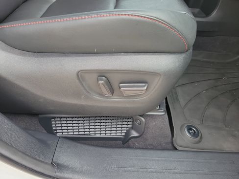 Certified 2025 Toyota Sienna XSE w/ XSE Plus Package AWD/4WD image 32