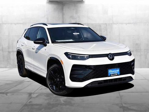 New 2026 Volkswagen Tiguan SE R-Line AWD/4WD image 2