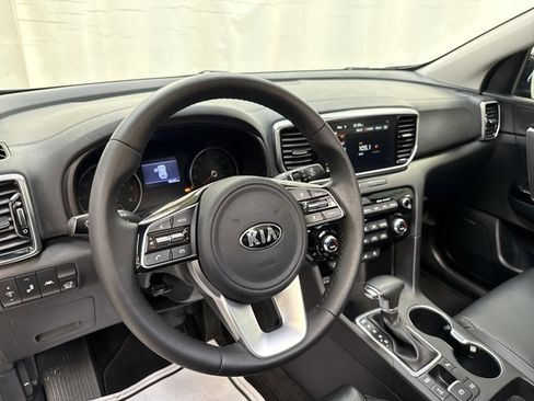 Certified 2022 Kia Sportage EX w/ EX Technology Package image 26