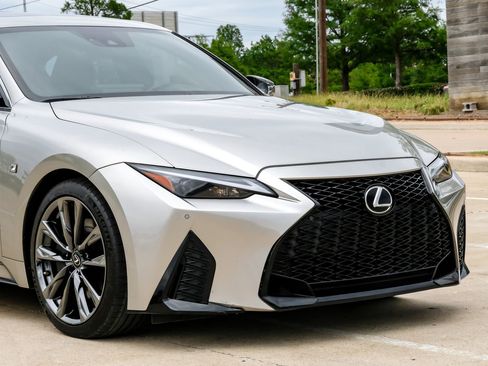 Used 2022 Lexus IS 350 F Sport w/ Navigation Package RWD image 6