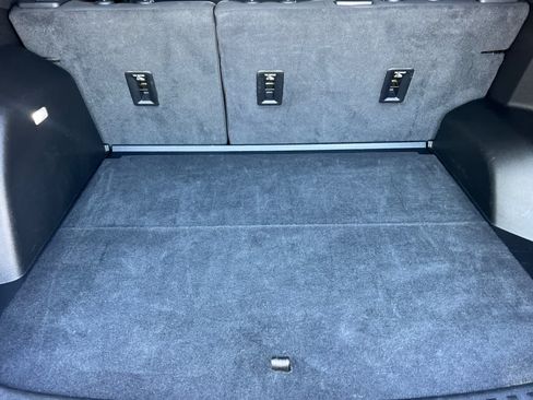 Used 2025 Chevrolet Equinox LT AWD/4WD image 16