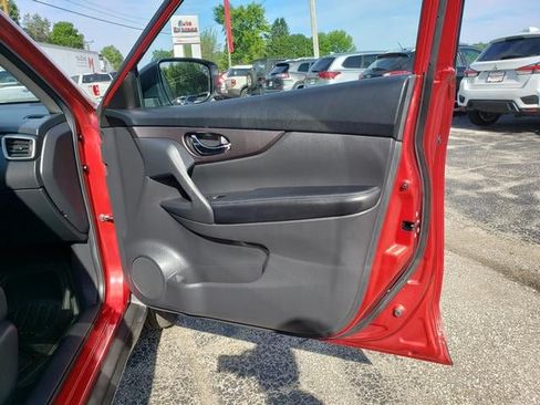 Used 2015 Nissan Rogue S AWD/4WD image 20
