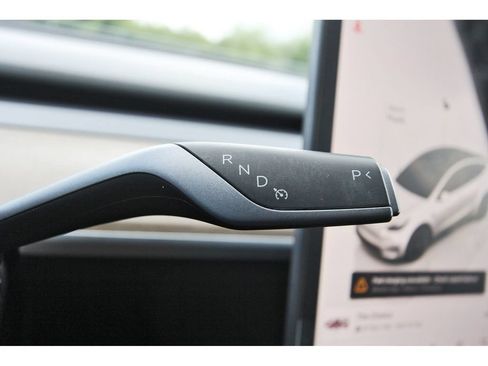 Used 2023 Tesla Model Y Long Range AWD/4WD image 21