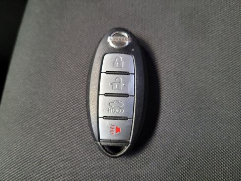 Used 2021 Nissan Versa SV FWD image 32