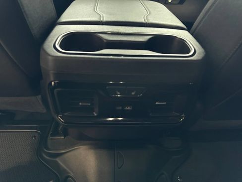 Used 2025 GMC Sierra 1500 AT4 w/ AT4 Premium Package AWD/4WD image 21
