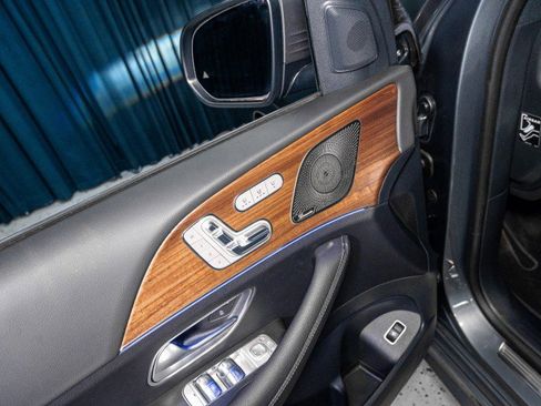 Certified 2025 Mercedes-Benz GLS 450 4MATIC image 11