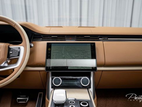 Used 2023 Land Rover Range Rover SV image 32