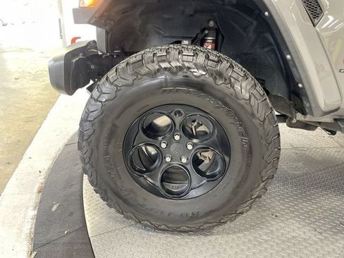 Used 2021 Jeep Gladiator Mojave AWD/4WD image 10