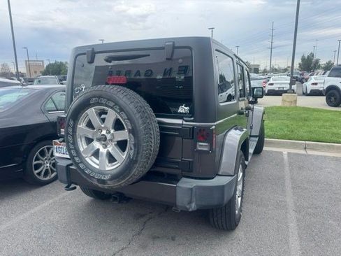 Used 2016 Jeep Wrangler Unlimited Sahara w/ Connectivity Group AWD/4WD image 3