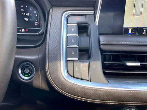 Used 2023 GMC Yukon SLT w/ SLT Premium Package image 35